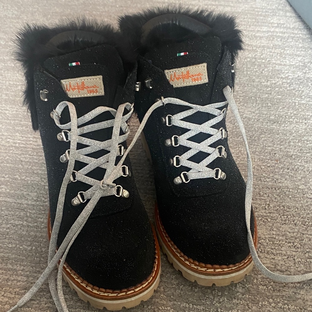 Montelliana Italian made Black Winter Boots with silver Laces sparkles and fur